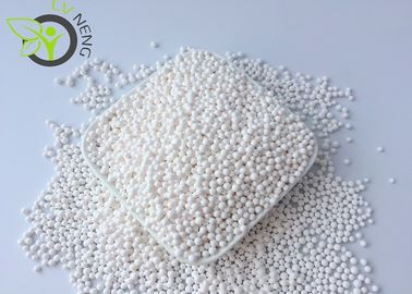 qualità  White Activated Alumina Balls For Fluorine Removal Agent High Water Absorption Fabbrica