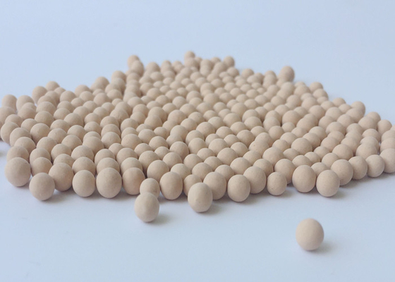 Sieti molecolari di zeolite adsorbenti di colore beige e adsorbente in acqua ≥ 21,0%